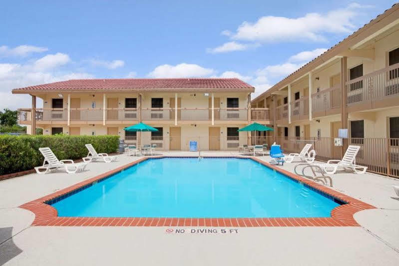Red Roof Inn Houston North - Fm1960 & I-45 Westfield Ngoại thất bức ảnh